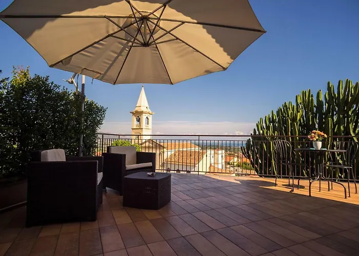 House Etna View